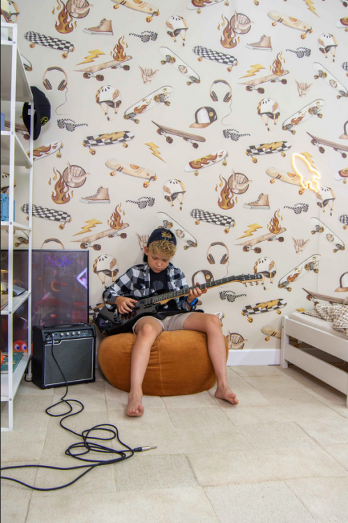 tapeta do pokoju dziecięcego beżowa SKATE deskorolki
