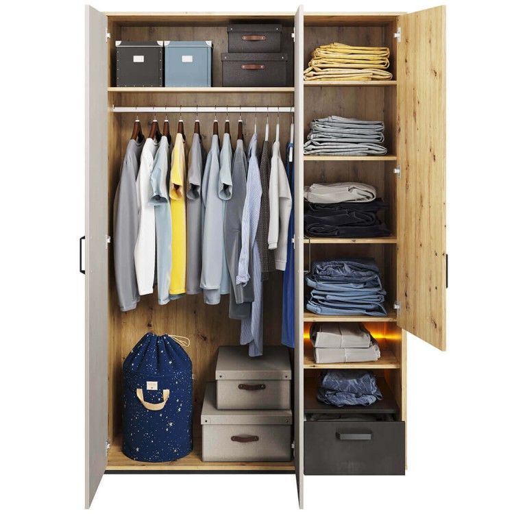 Szafa Qubic QB‑02 – pojemna, trzydrzwiowa szafa z oświetleniem LED - wnętrze