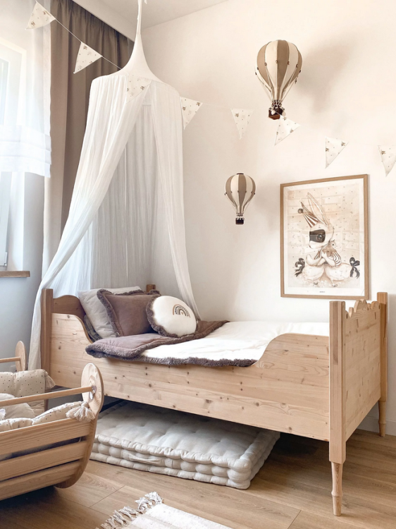 Welurowa narzuta na łóżko dziecięce, z frędzlami - dwustronna