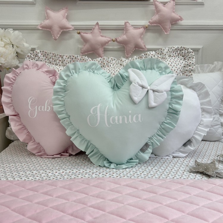 Personalizowana Poduszka Serce z Imieniem – dekoracja pokoju dziecięcego