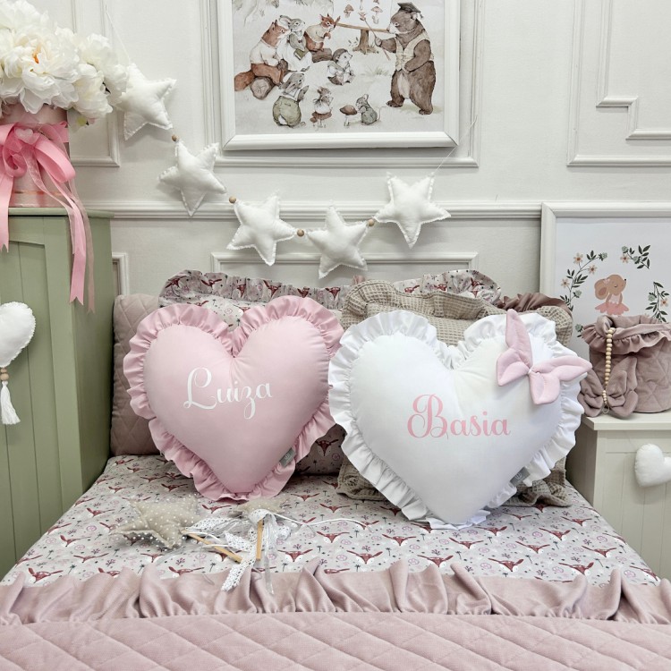 Personalizowana Poduszka Serce z Imieniem – dekoracja pokoju dziecięcego