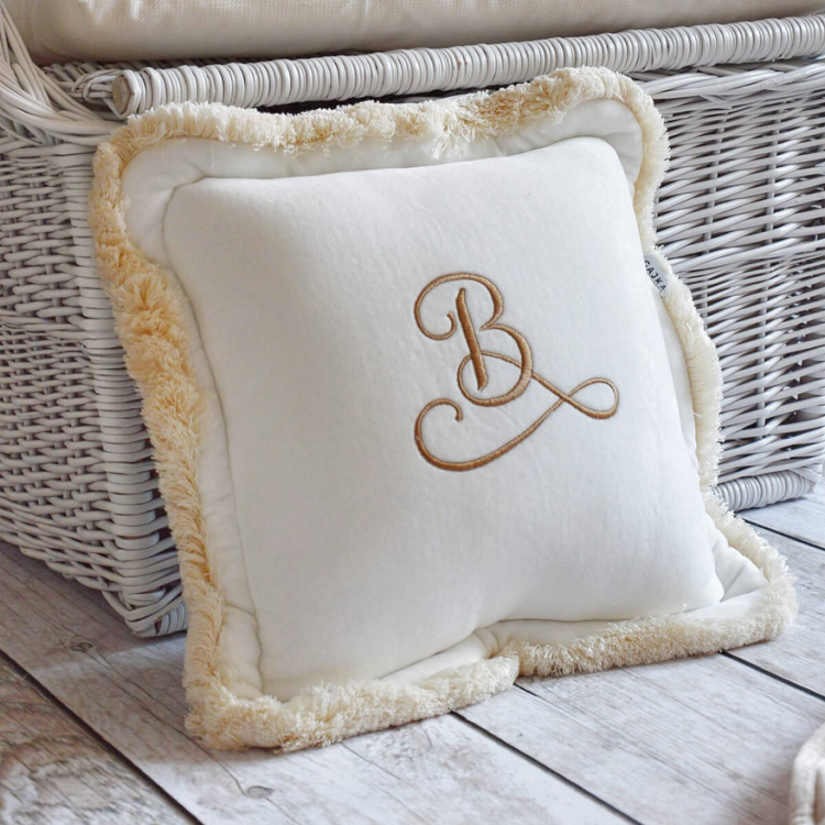 Poduszka welurowa ozdobna z haftem i frędzlami 40x40