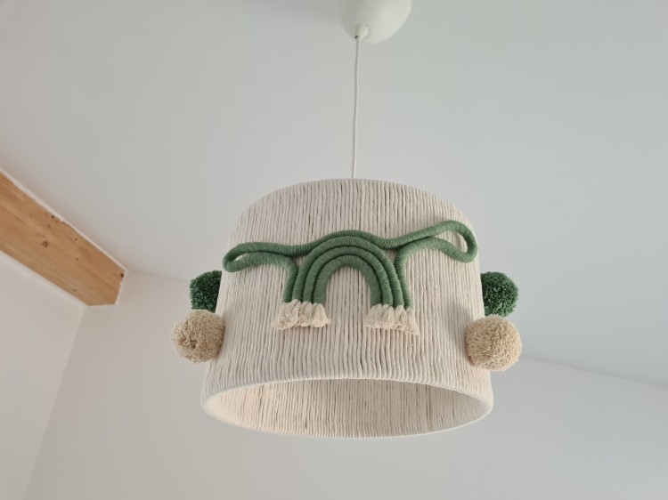Ręcznie robiona lampa dziecięca z motywem dinozaurów