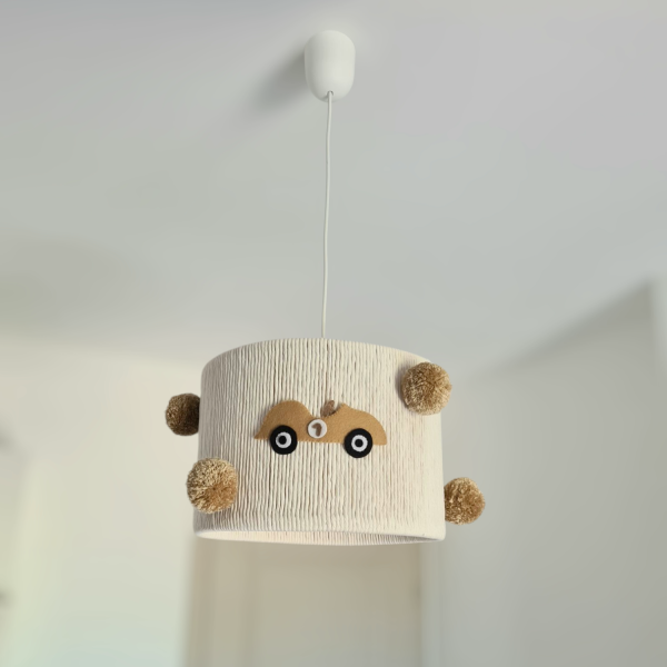 Ręcznie robiona lampa dziecięca z motywem autek retro