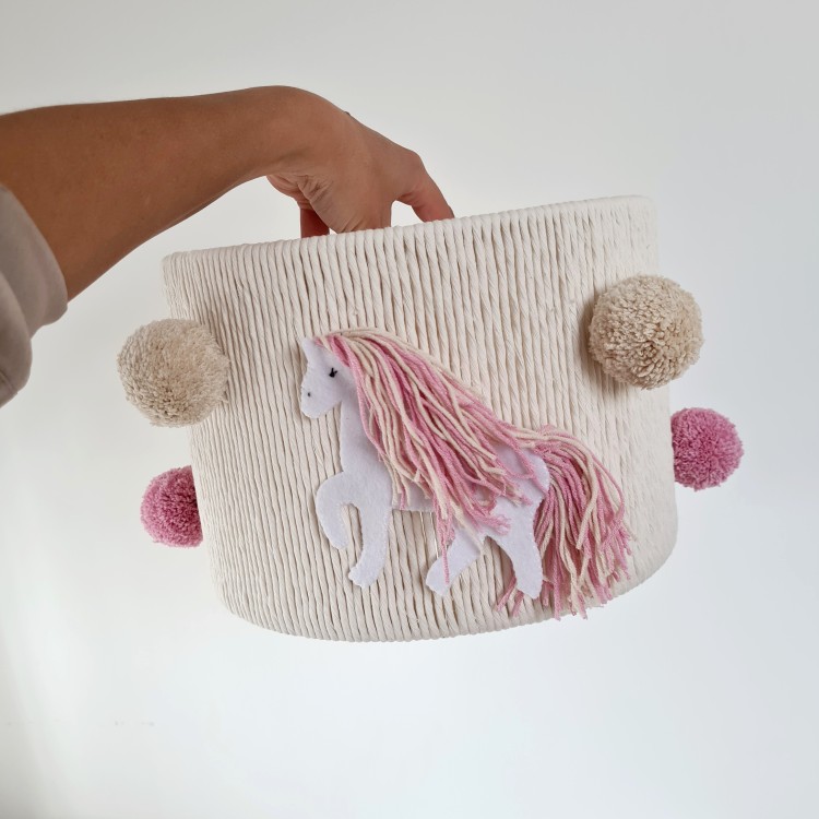 Ręcznie robiona lampa dziecięca z motywem jednorożca