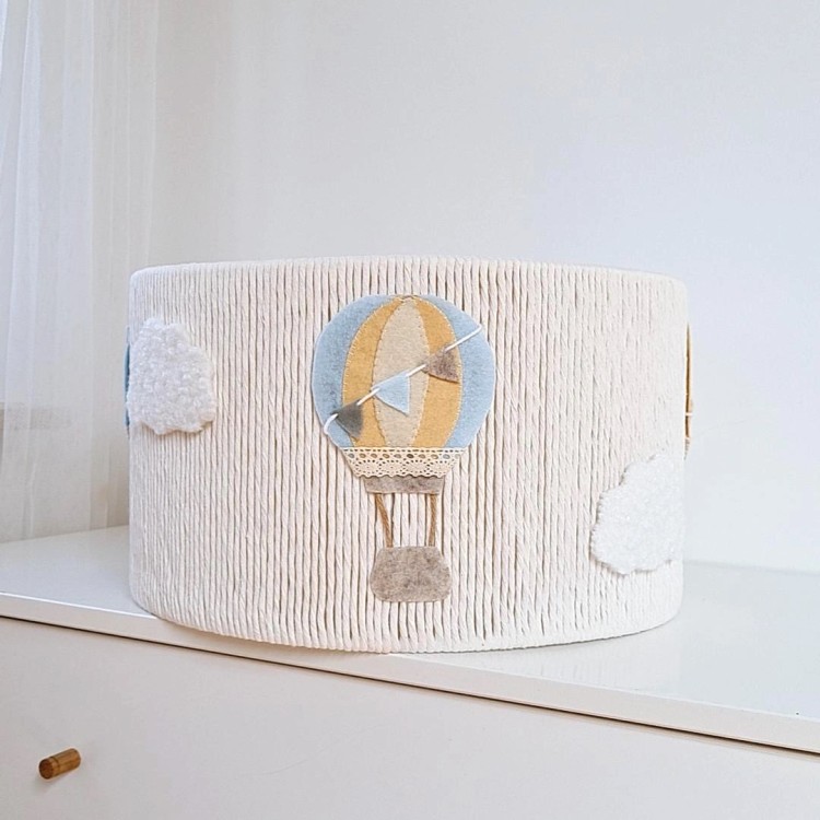 Ręcznie robiona lampa dziecięca z motywem balonu