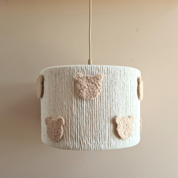 Ręcznie robiona lampa dziecięca z motywem misia bouclé