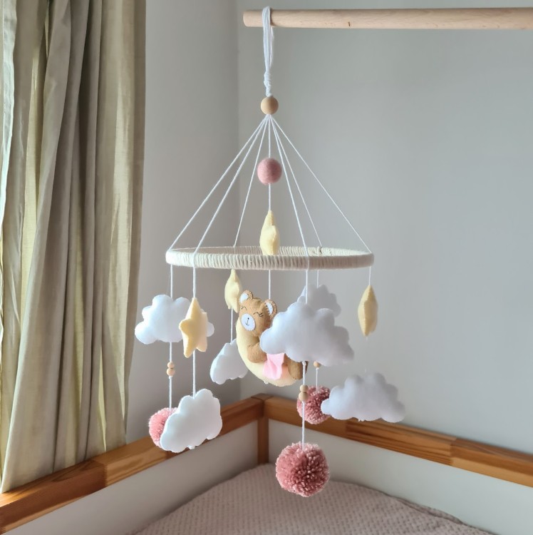 Karuzela Miś na Księżycu z chmurkami i gwiazdkami