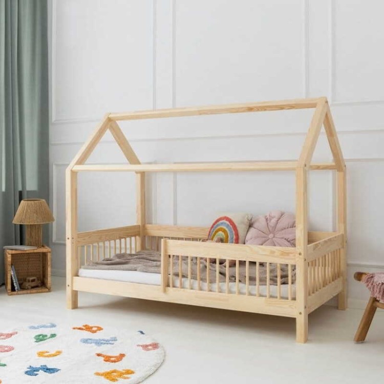 Bezpieczne łóżko domek dla dziecka z barierkami