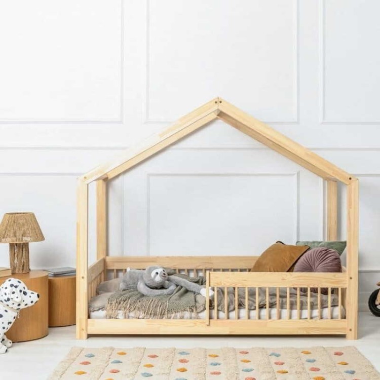 Bezpieczne łóżko domek dla dziecka z barierkami