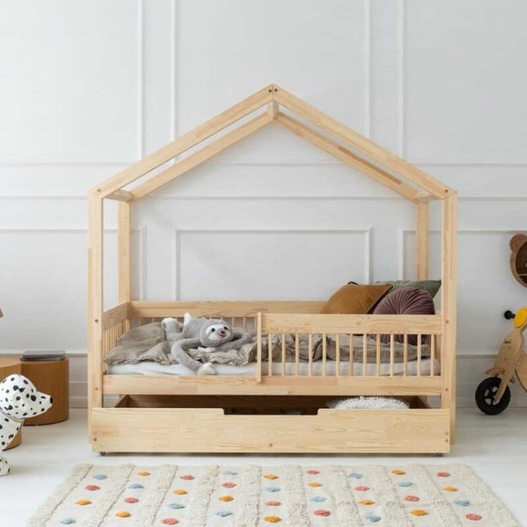 Drewniane łóżko domek sosnowe z szufladą