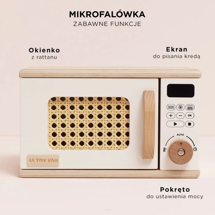 Dziecko bawiące się drewnianą kuchenką mikrofalową Le Toy Van