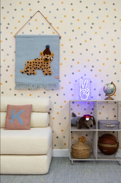 Screenshot 2025-11-05 at 13-46-46 tapeta-w-niebieskie-kropki-do-pokoju-chlopca-dekorillo-scaled.avif (obraz AVIF 1707×2560 pikseli) — Skala (27%).png