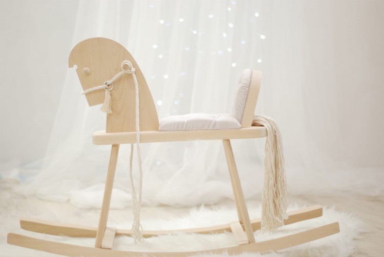 Drewniany konik na biegunach Naturalny