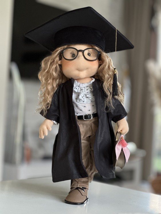 Kolekcjonerska lalka – ruchome ręce i nogi