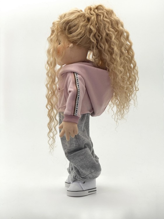 Lalka Dolly wariant kolekcjonerski F.A.B. – pełna ruchomość