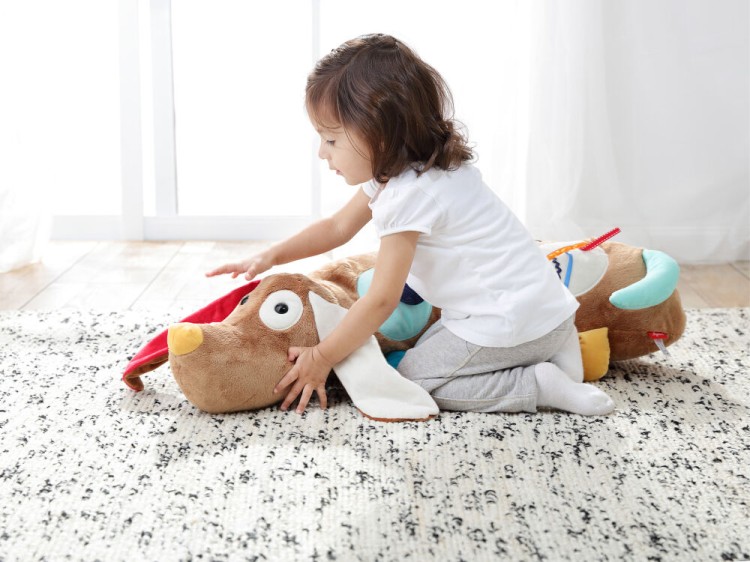 Poduszka Piesek XXL Sigikid – zabawka rozwojowa