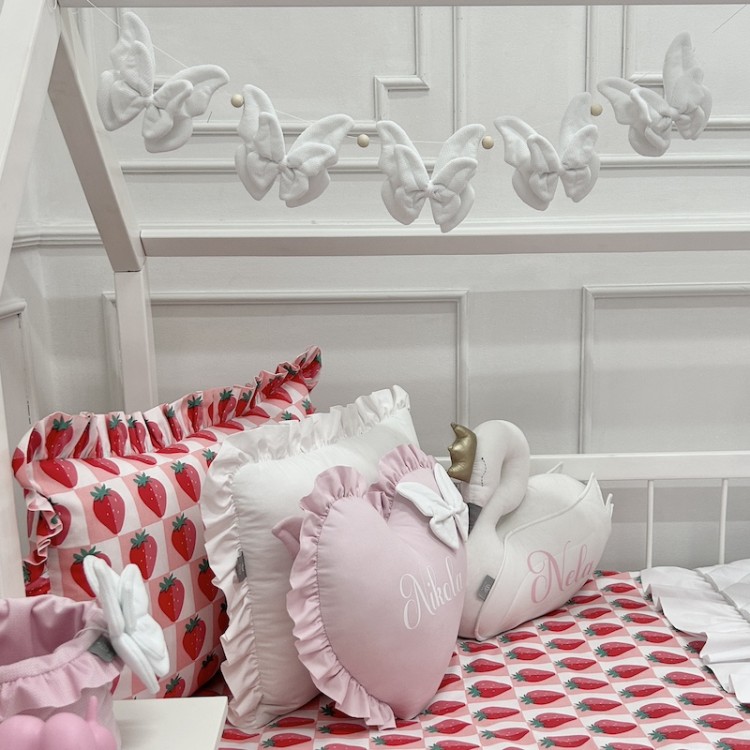 Girlanda Motylki Velvet Białe – aksamitna dekoracja do pokoju dziecka