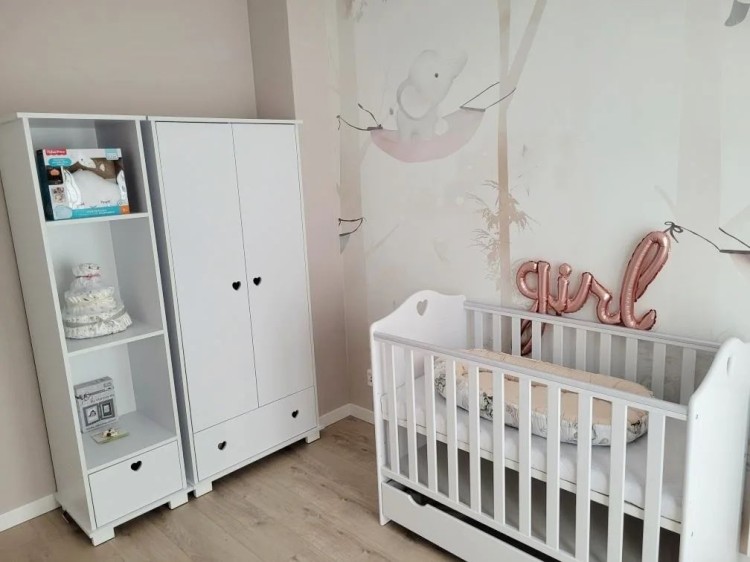 Drewniany Regał dziecięcy z szufladą do pokoju dziecka Love