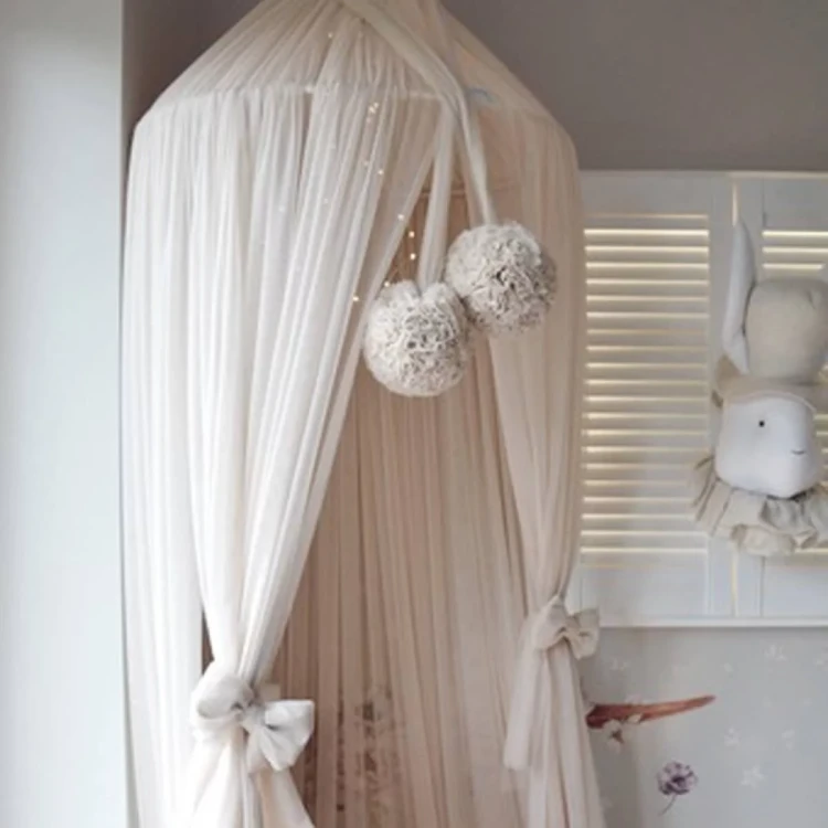 Bajeczny baldachim z tiulu miękkiego - różne kolory i zawieszki