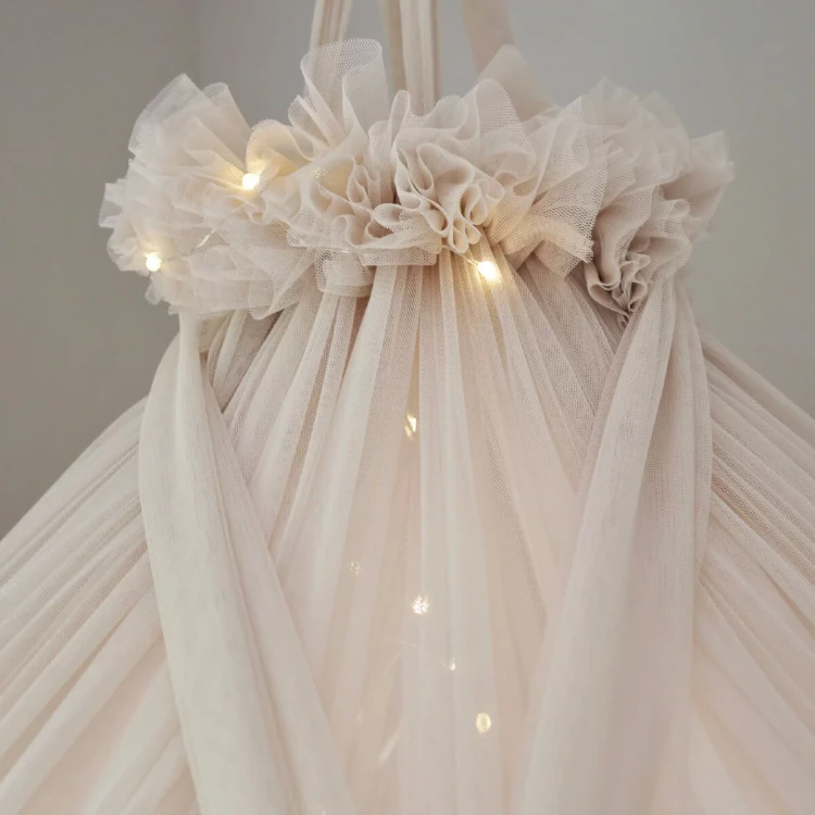 Bajeczny baldachim z tiulu miękkiego - różne kolory i zawieszki