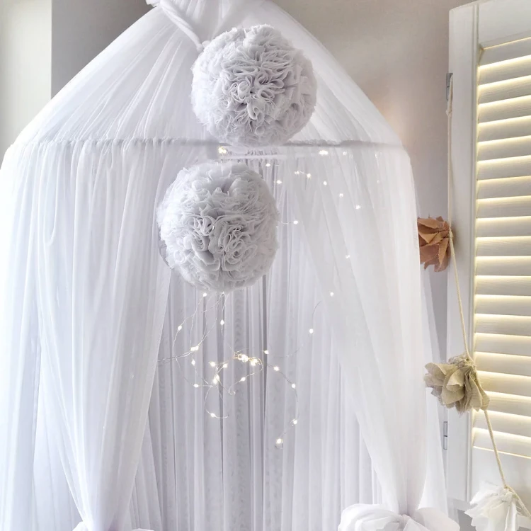 Bajeczny baldachim z tiulu miękkiego - różne kolory i zawieszki