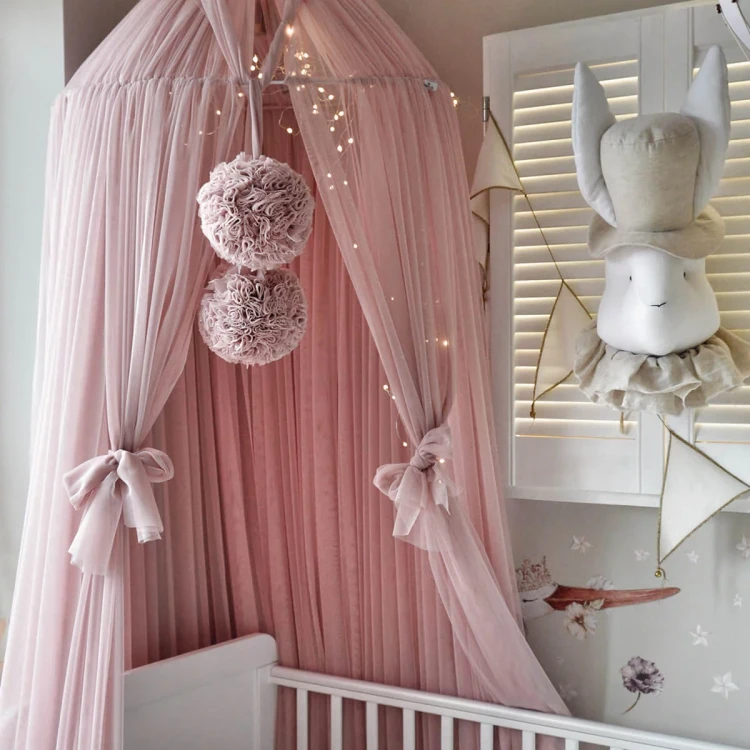 Bajeczny baldachim z tiulu miękkiego - różne kolory i zawieszki