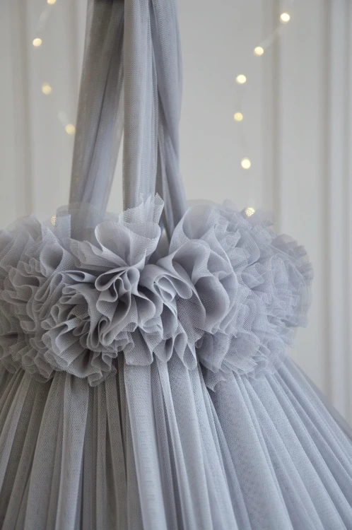 Bajeczny baldachim z tiulu miękkiego - różne kolory i zawieszki