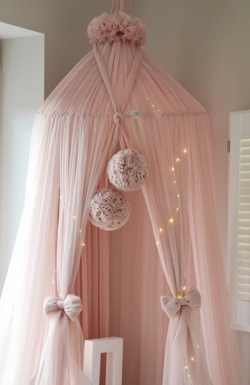 Bajeczny baldachim z tiulu miękkiego - różne kolory i zawieszki