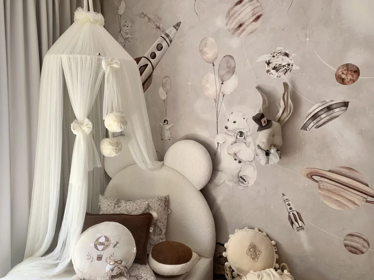 Bajeczny baldachim z tiulu miękkiego - różne kolory i zawieszki