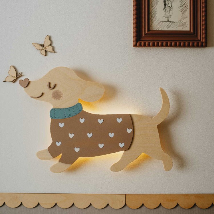 Jamniczka Lila – drewniana lampka nocna do pokoju dziecięcego