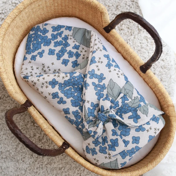 Rożek niemowlęcy Secret Garden bawełniany 80x80 dla noworodka z antyalergicznym wypełnieniem