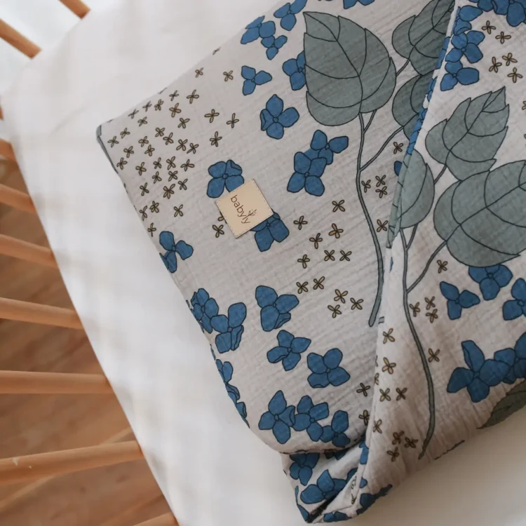 Becik niemowlęcy Secret Garden bawełniany dla noworodka z antyalergicznym wypełnieniem 36x78