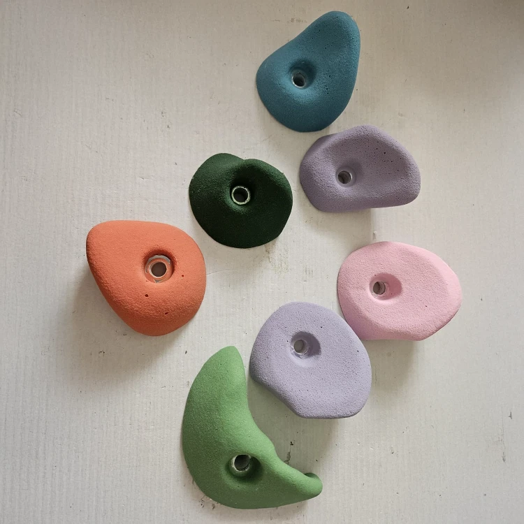 Kolorowe kamienie do ścianki wspinaczkowej dla dzieci – bezpieczne chwyty wspinaczkowe do domu i ogrodu