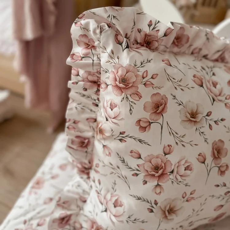 Pościel dziecięca z bawełny premium Kwiatowe Sny z falbankami bez wypełnienia