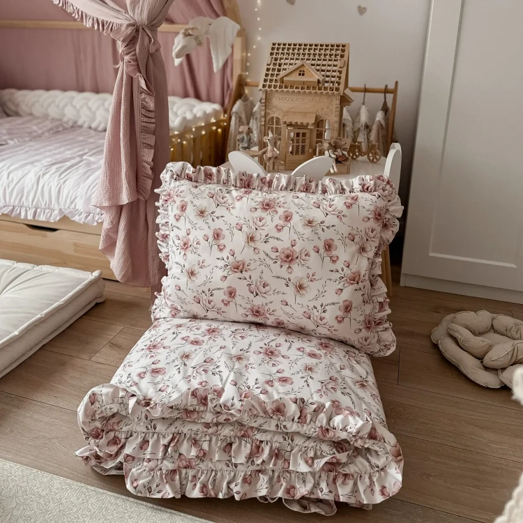 Komplet pościeli dziecięcej Kwiatowe Sny bawełna premium 100% z falbanką