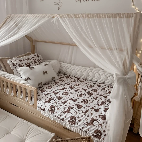 Poszewki dziecięce Gwiezdny Las z falbankami bawełna premium