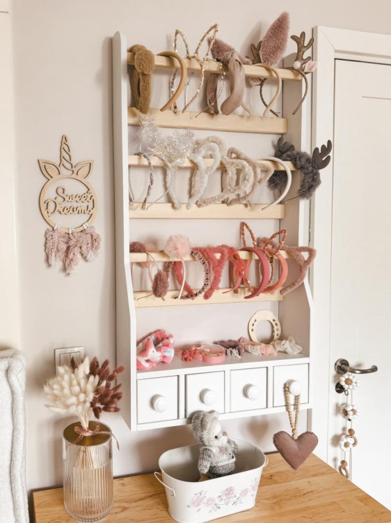 Wisząca półka na książki dla dzieci z szufladkami z drewna brzozowego