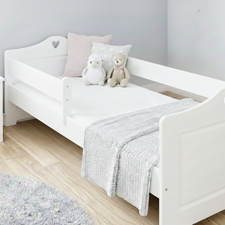 drewniane łóżko dla dziewczynki love