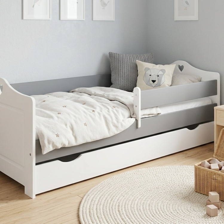 drewniane łóżko dla dziewczynki love