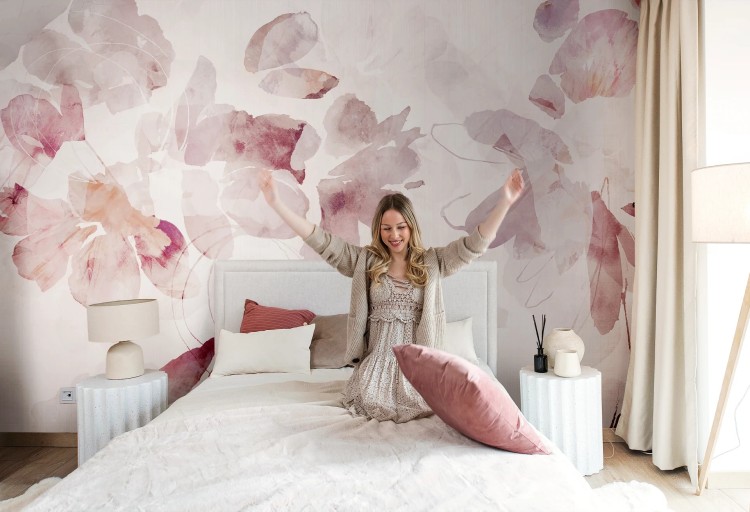 Tapeta FORTUNA ROSE – pastelowa tapeta w kwiaty do salonu