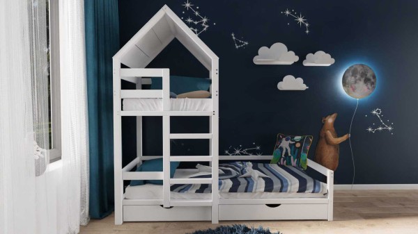 łóżko dziecięce drewniane domek Aleksander z bocianim gniazdem wykonane z litego drewna sosnowego