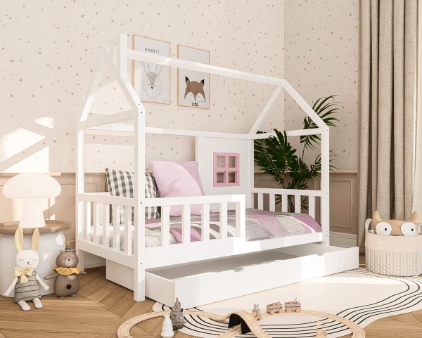 łóżko domek dziecięce drewniane z barierką i okienkiem wykonane z litego drewna sosnowego