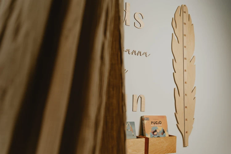 Drewniana Miarka Wzrostu dla dzieci - Piórko