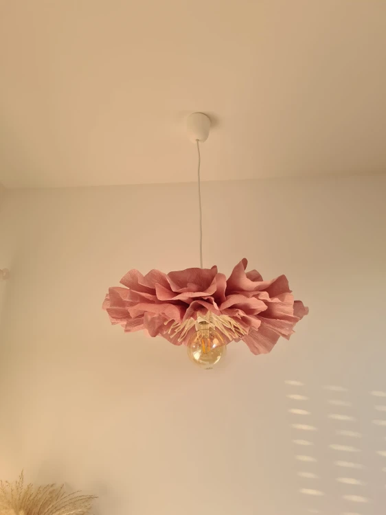 lampa sufitowa kwiat brudny róż