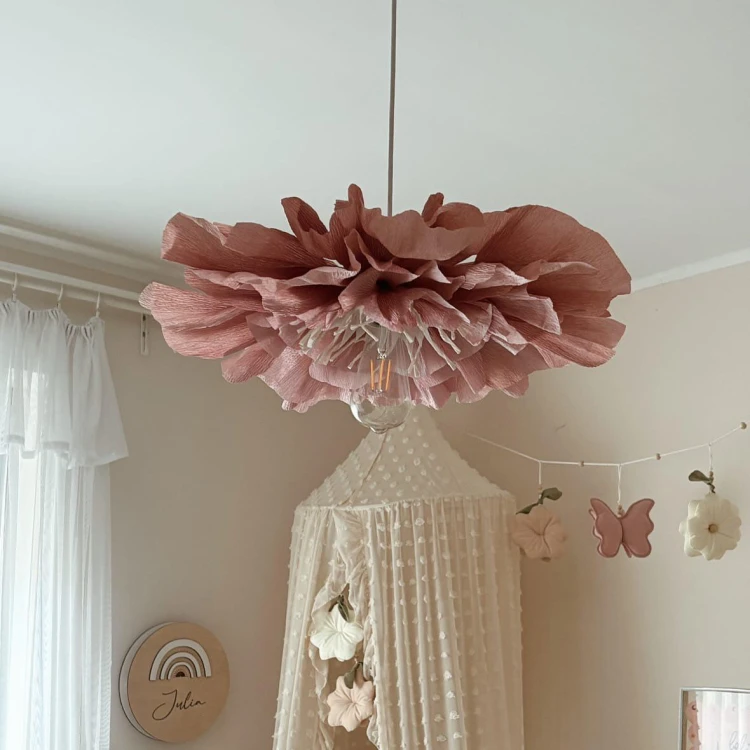 lampa sufitowa kwiat brudny róż