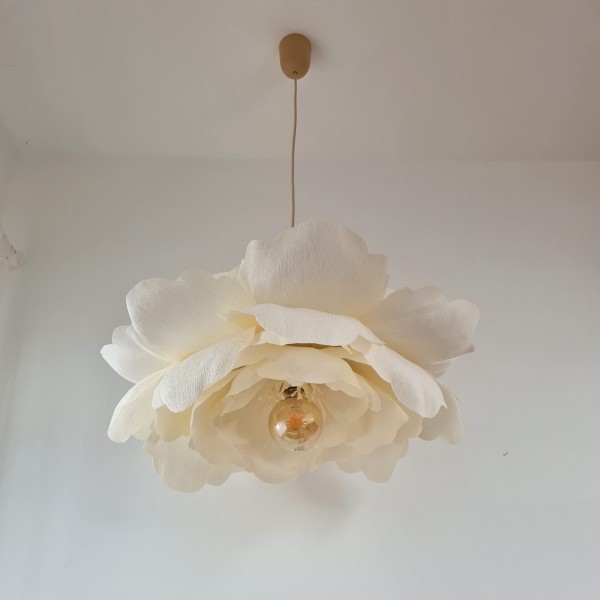Lampa wisząca Peonia kremowa 70 cm – duża dekoracyjna lampa w kształcie kwiatu do wnętrz boho