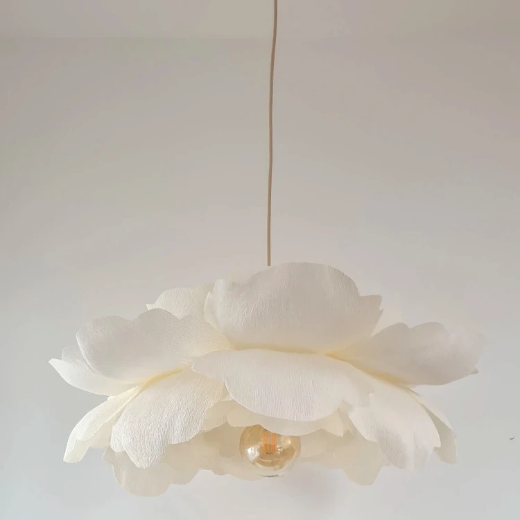 Lampa wisząca Peonia kremowa 70 cm – duża dekoracyjna lampa w kształcie kwiatu do wnętrz boho