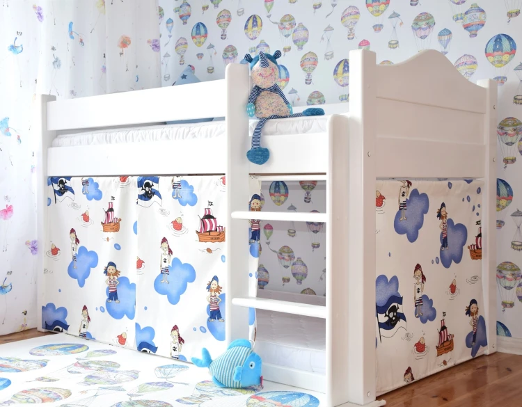 łóżko dziecięce MIKA piraci drewniane z zasłonami i dodatkowym miejscem do spania