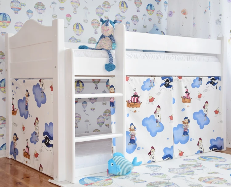 łóżko dziecięce MIKA piraci drewniane z zasłonami i dodatkowym miejscem do spania